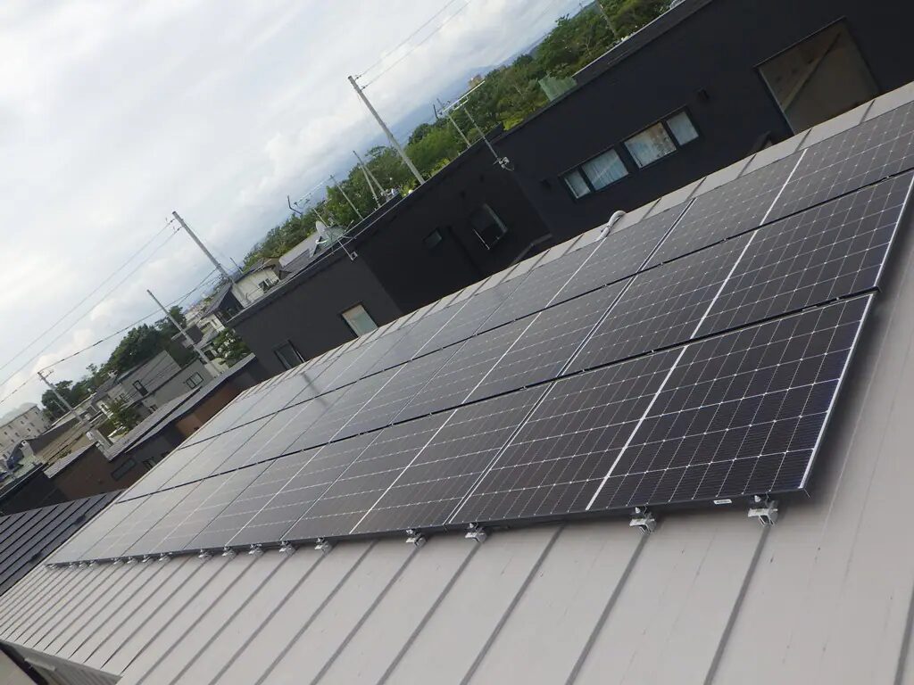 Qセルズ太陽光パネル7.92kW